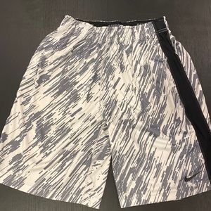 Men’s Nike Dri-Fit Shorts - M